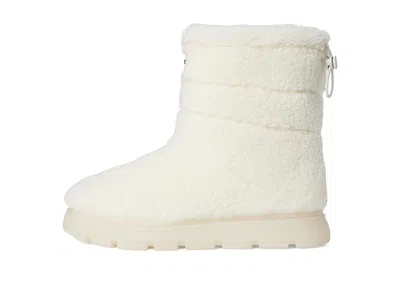 Hunter Maran In White