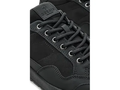 Greats Ravine In Black