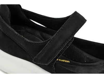 Clarks Lynell Strap In Black