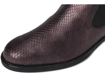 Sas Delaney In Green