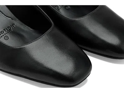 Vionic Reyes Block Heel Slingback Pump In Black