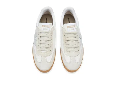 Victoria Berlin In White