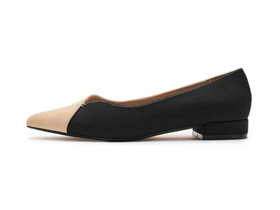 Journee Collection Carmin Pointed Toe Flat In Black