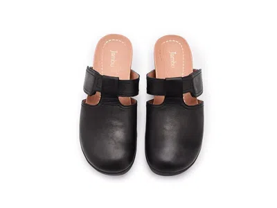 Jambu Malia In Black