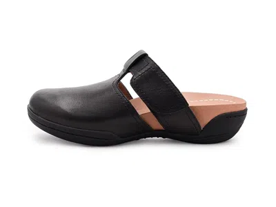 Jambu Malia In Black