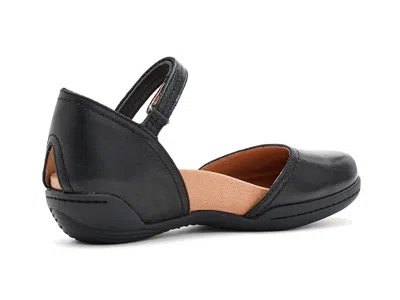 Jambu Margo In Black