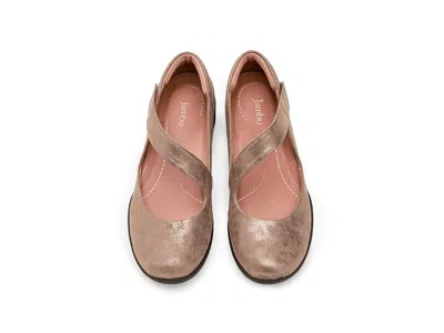 Jambu Treva In Brown