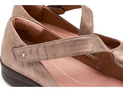 Jambu Treva In Brown