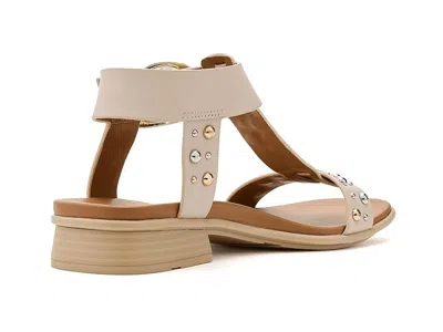 Naturalizer Brandy-stud In Neutral