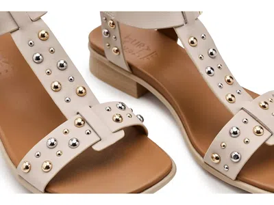 Naturalizer Brandy-stud In Neutral