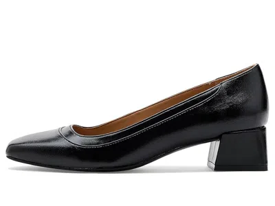 Naturalizer Huntley In Black