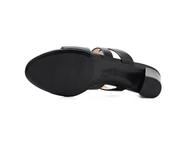 Naturalizer Beaming In Black