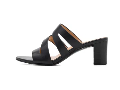 Naturalizer Beaming In Black