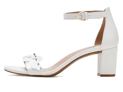 Naturalizer Vera In White