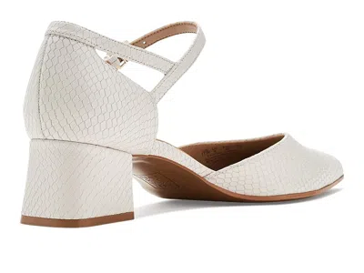 Naturalizer Wide Width Maddox Pump In White
