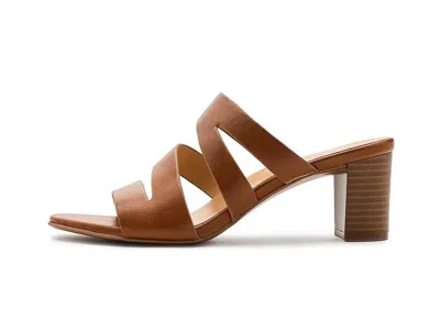 Naturalizer Beaming In Brown