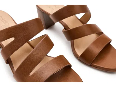 Naturalizer Beaming In Brown