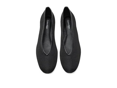 Calvin Klein Zinya Flat In Black