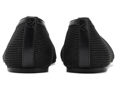 Calvin Klein Zinya Flat In Black