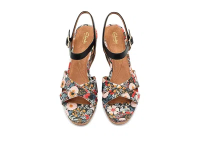 Clarks Chicly Floral In Brown