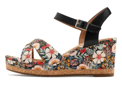 Clarks Chicly Floral In Brown