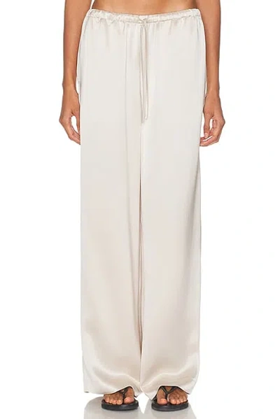 Srg Mireille Pant In White