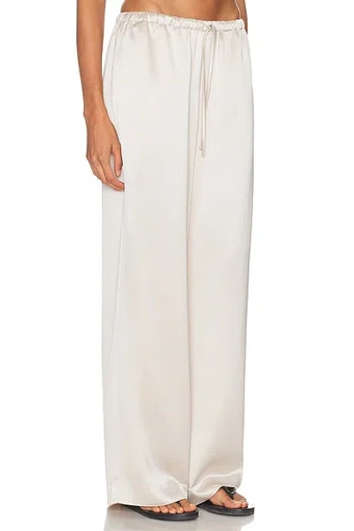 Srg Mireille Pant In White