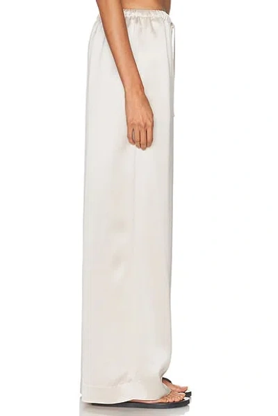 Srg Mireille Pant In White