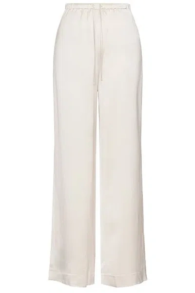 Srg Mireille Pant In White