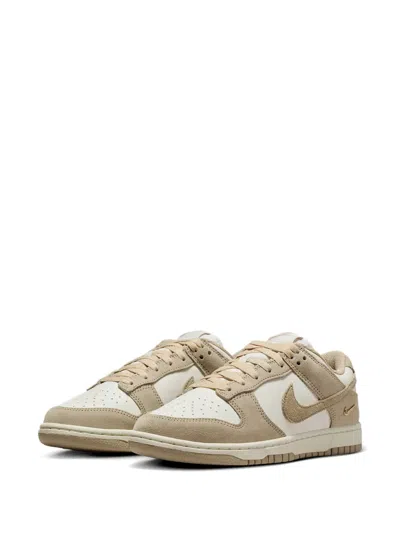 Nike Dunk Low Sneakers In Brown