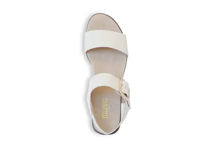 Munro Cleo In White