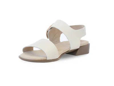 Munro Cleo In White