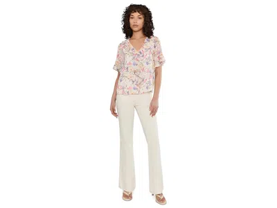 Cece Flutter Sleeve Ruffled Short Sleeve Top In Multi