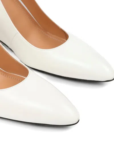 Maison Margiela Womens White H55 Pointed-toe Leather Courts Eur 40 / 7 Uk In Animal Print