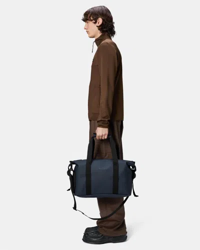 Rains Hilo Weekend Bag Small In Blue