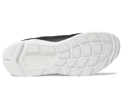 Label Go-to Sneaker In Black