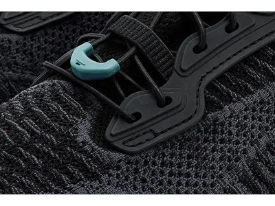 Clarks Pace Rise In Blue