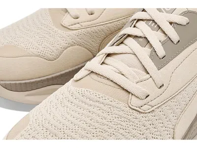 Clarks Pace In Neutral