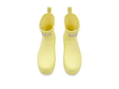 Hunter Play Short Scoop Bottom Rain Bootie In Yellow