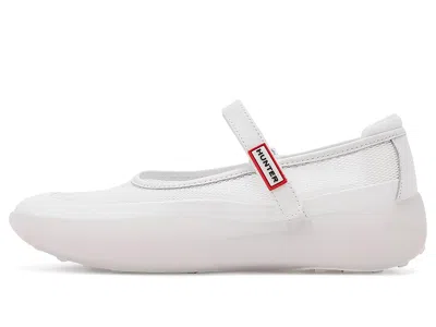 Hunter Mire In White