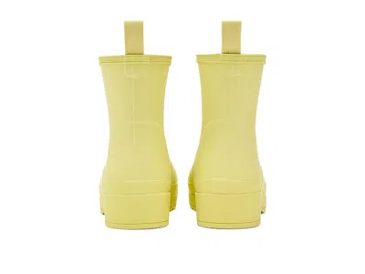 Hunter Play Short Scoop Bottom Rain Bootie In Yellow