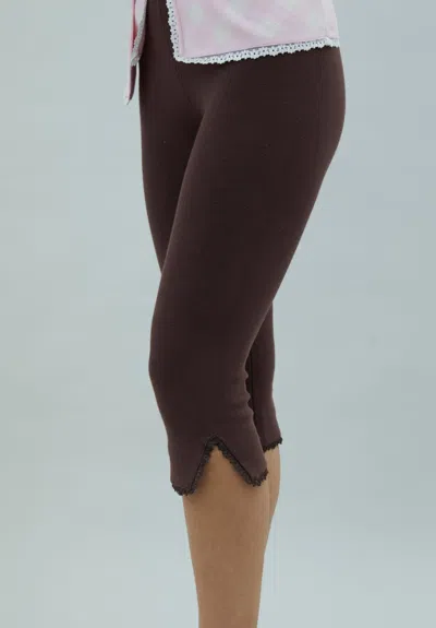 House Of Sunny Classic Capri Pants In Black