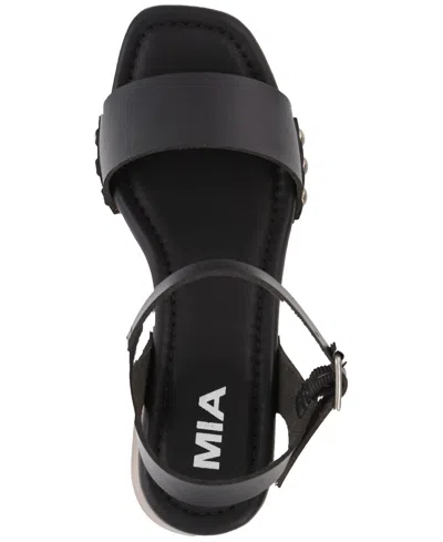 Mia Electrah Platform Sandal In Black