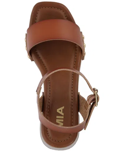 Mia Electrah Platform Sandal In Brown