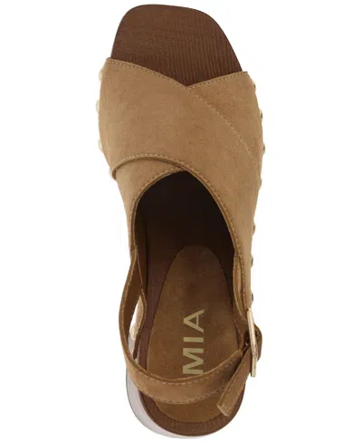 Mia Eudora Platform Sandal In Brown
