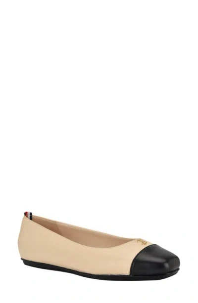 Tommy Hilfiger Logo Hardware Ballet Flat In Neutral