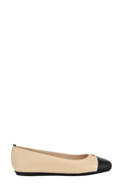 Tommy Hilfiger Logo Hardware Ballet Flat In Neutral