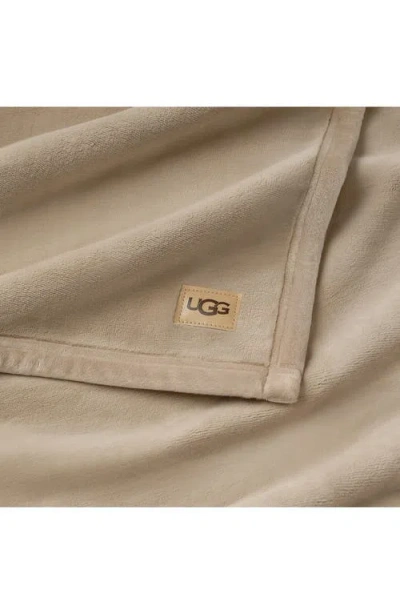 Ugg (r) Coco Throw Blanket In Brown
