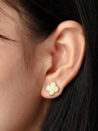 Devata Clover Earrings In Gold