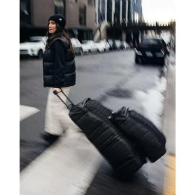 D_b_ Hugger Roller Bag Check In Black